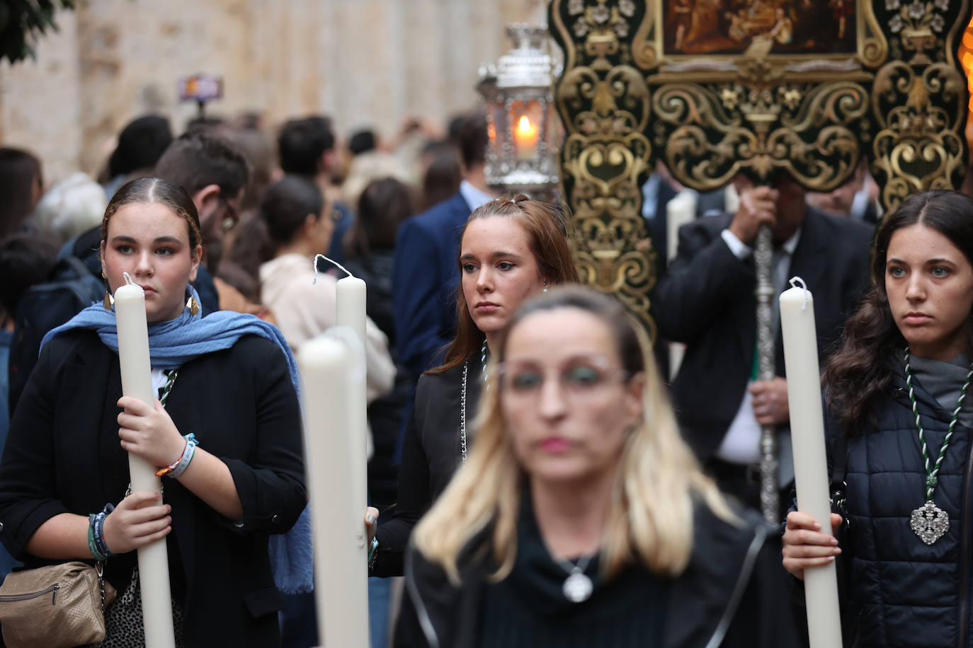 Fotos: Sobriedad y recogimiento en la procesión de la Virgen del Amparo en Córdoba