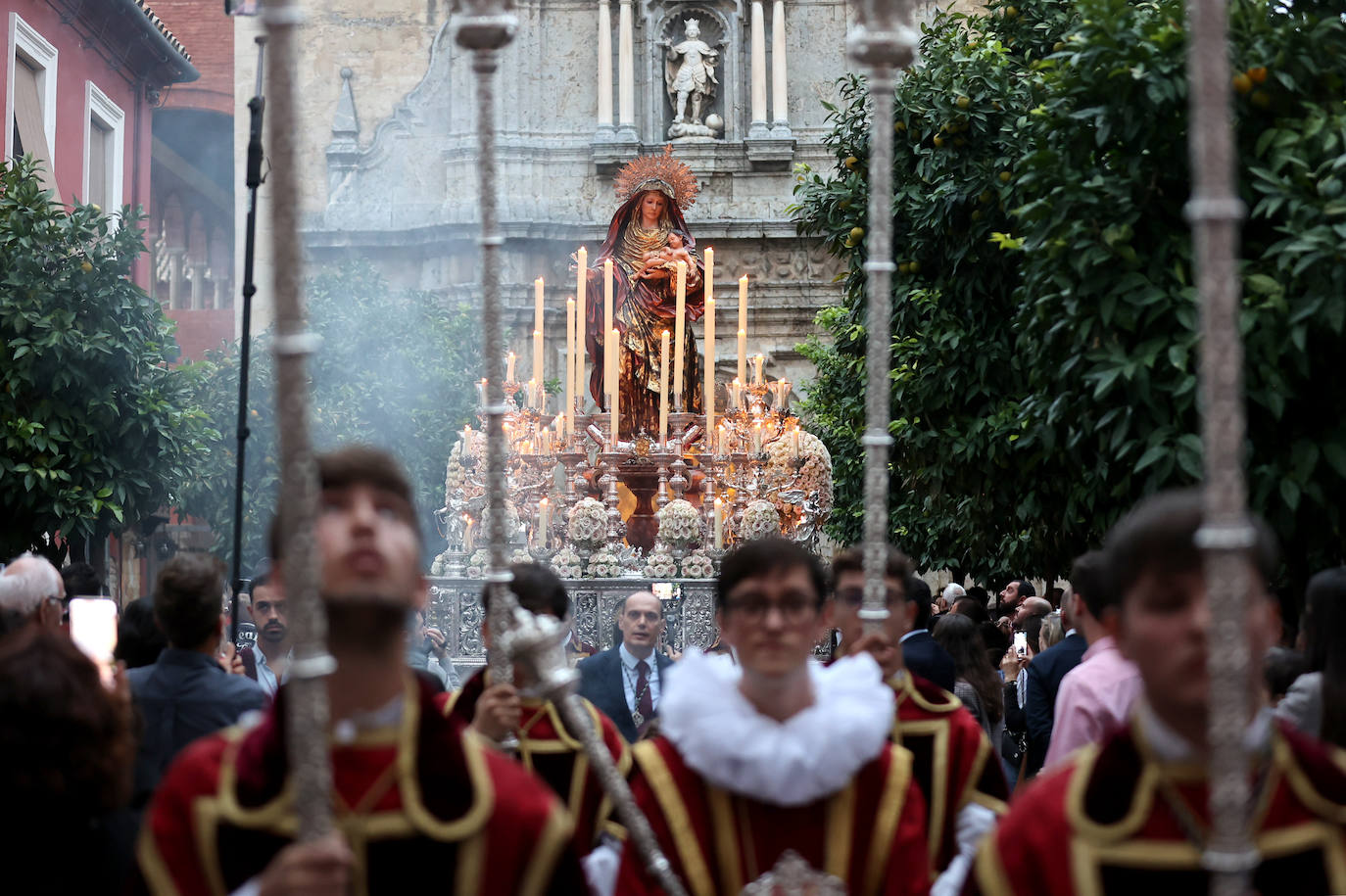 Fotos: Sobriedad y recogimiento en la procesión de la Virgen del Amparo en Córdoba