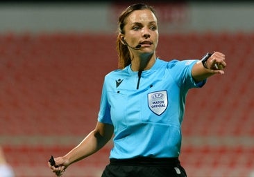 Así es la árbitra que dirigirá el Málaga - Córdoba CF