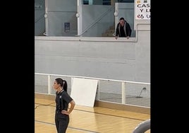 Vetado en las gradas el aficionado que profirió insultos machistas a una árbitra de la liga femenina de baloncesto