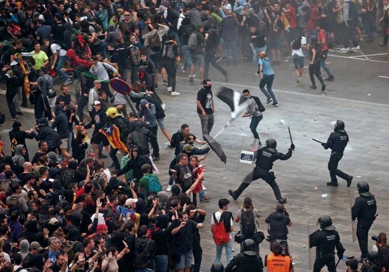 Tsunami Democrático llamó al colapso de El Prat