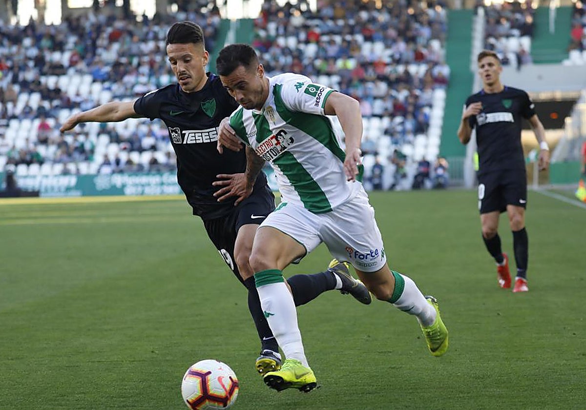 Jaime Romero durante una acción en un Córdoba - Málaga