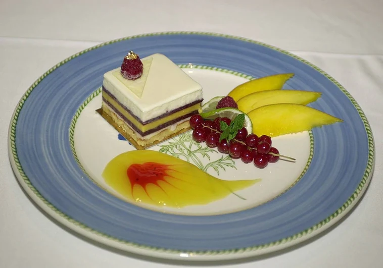 La tarta premiada, blanca por fuera y con un interior que reproducía los colores de la bandera nacional