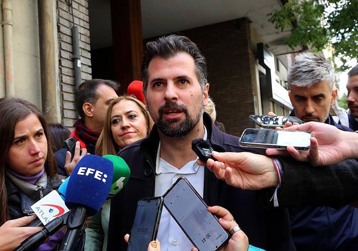 Tudanca pone en valor la PNL para que la Junta impulse una normativa para fijar plazos máximos en las listas de espera
