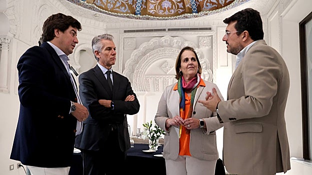 Jesús Coca, Rubén Rodríguez, Blanca Torrent y Francisco J. Poyato, durante la reunión del jurado