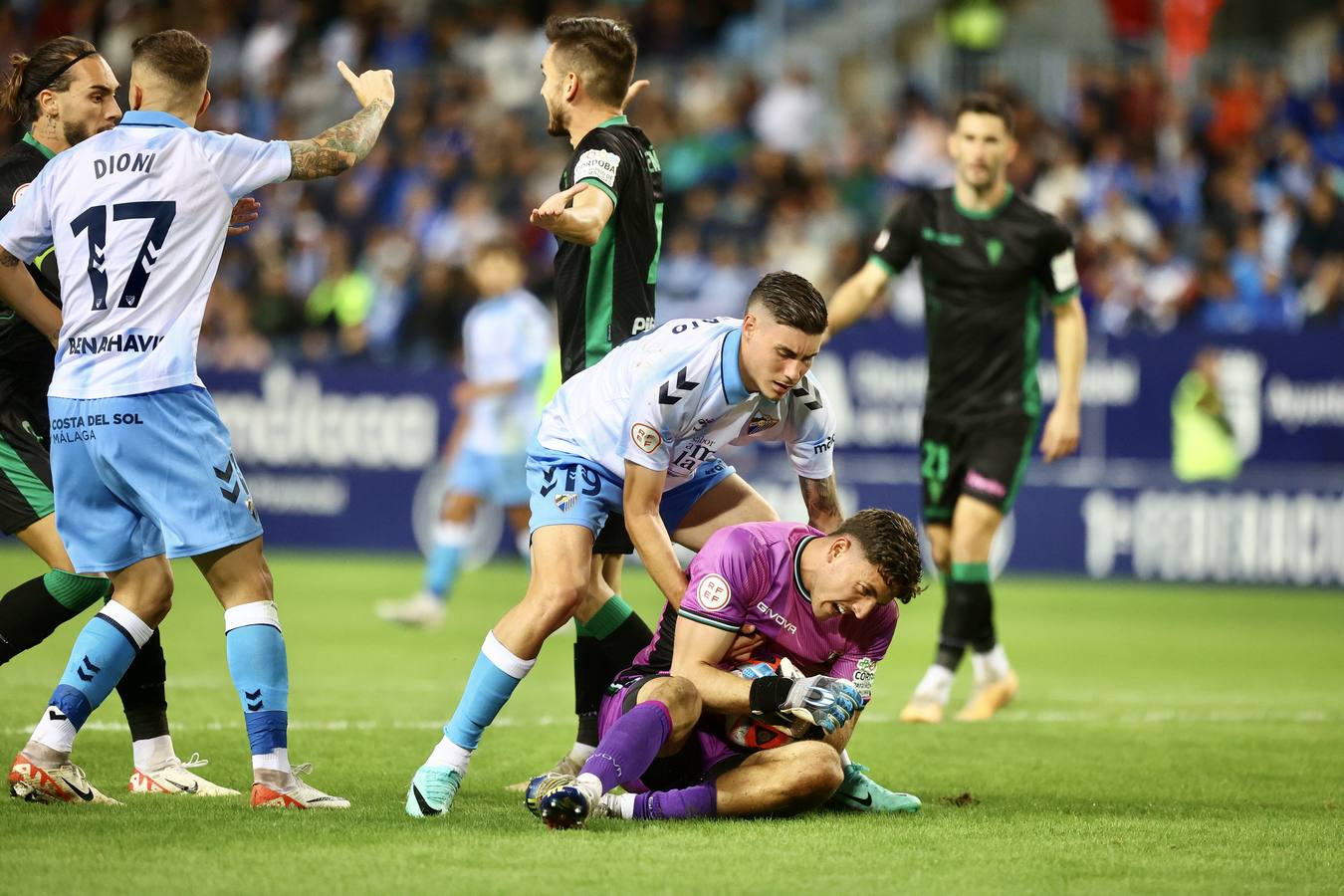 Fotos: emoción, pasión en las gradas, buen juego... el empate del Córdoba CF que supo a poco