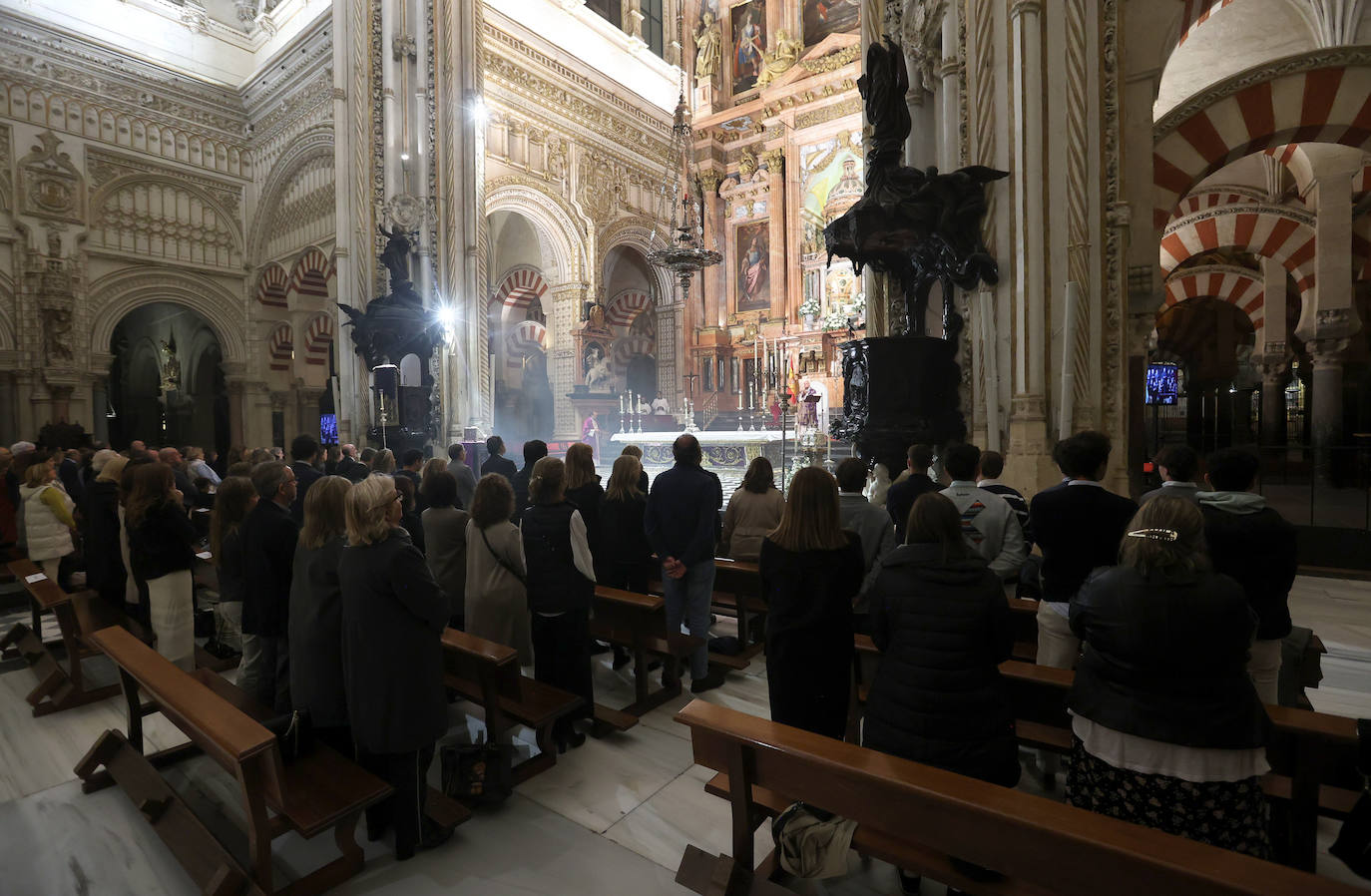 Fotos: el sentido adiós a Álvaro Prieto en la Catedral de Córdoba