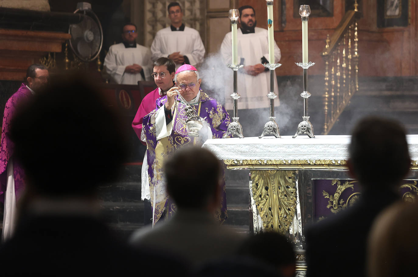 Fotos: el sentido adiós a Álvaro Prieto en la Catedral de Córdoba