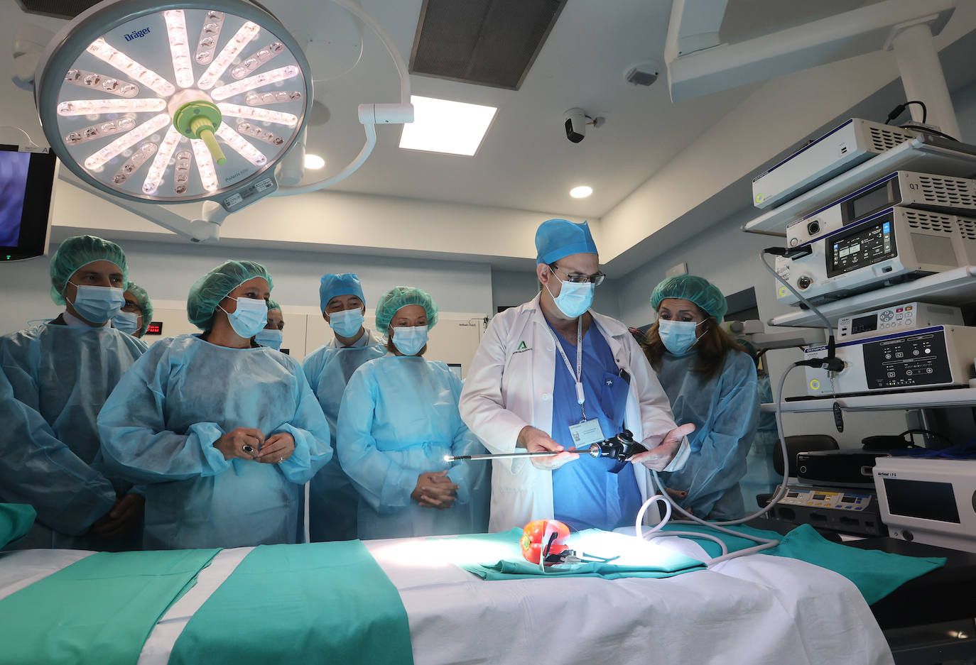 Fotos: el espectacular nuevo quirófano inteligente del Hospital Reina Sofía