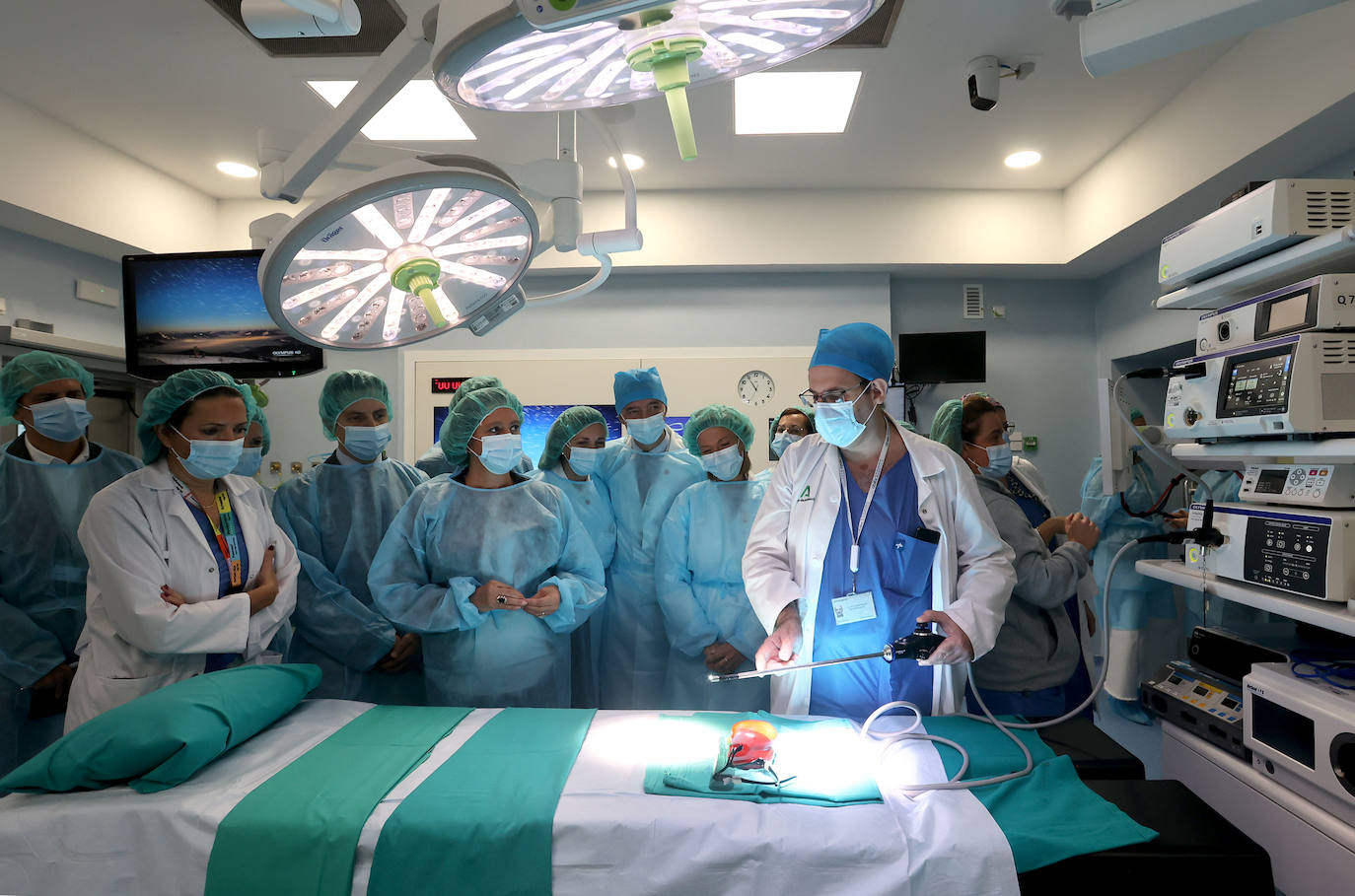 Fotos: el espectacular nuevo quirófano inteligente del Hospital Reina Sofía