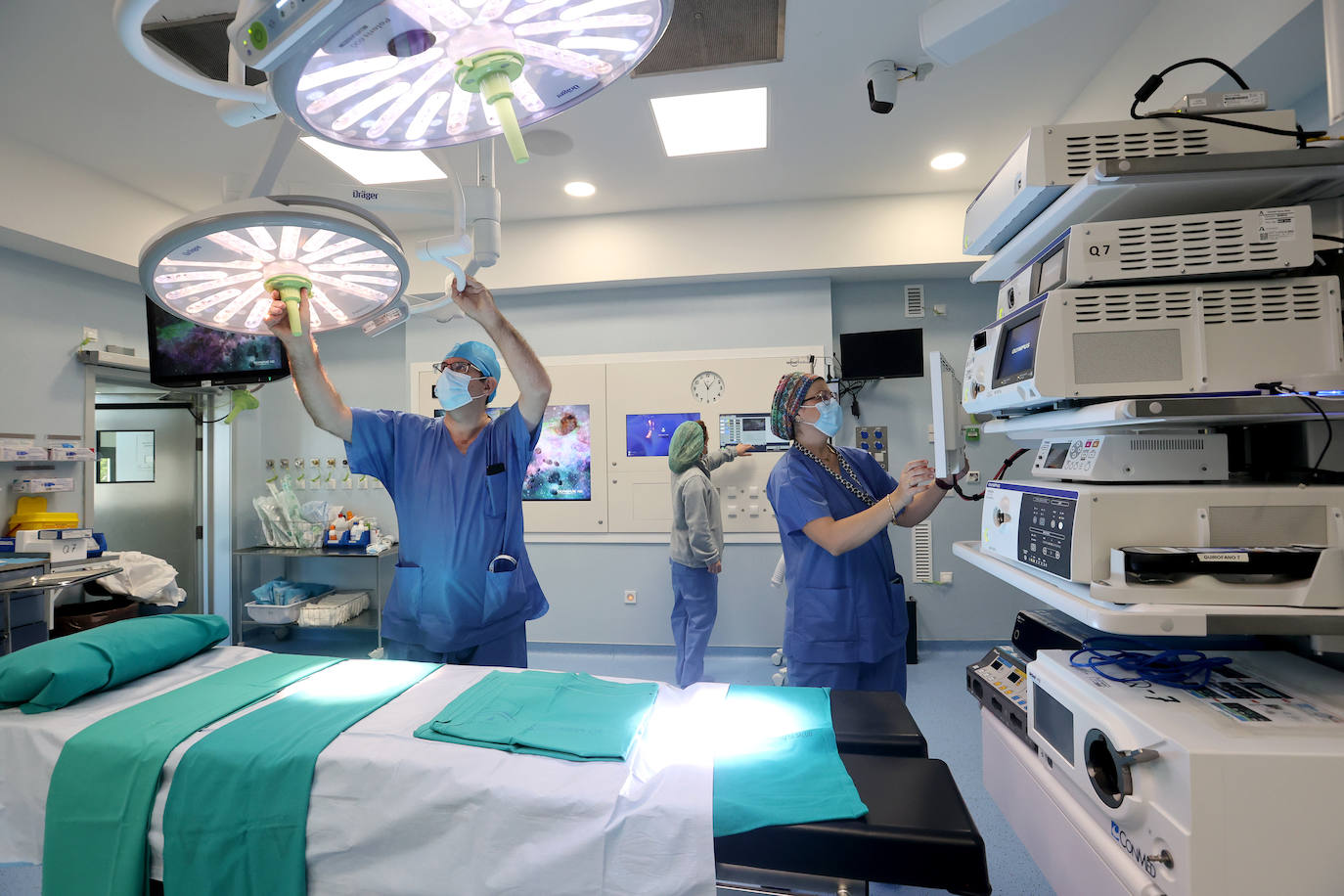 Fotos: el espectacular nuevo quirófano inteligente del Hospital Reina Sofía