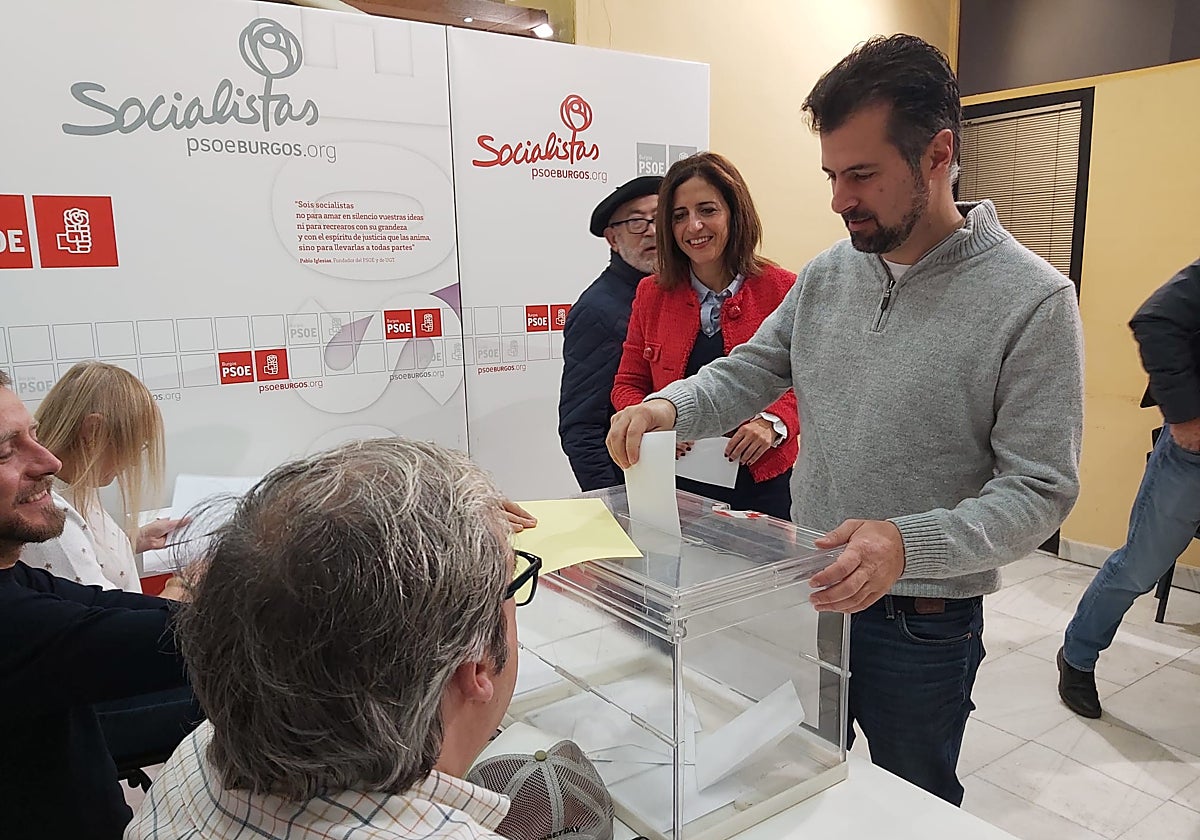 Luis Tudanca durante la votación de la militancia del PSOE