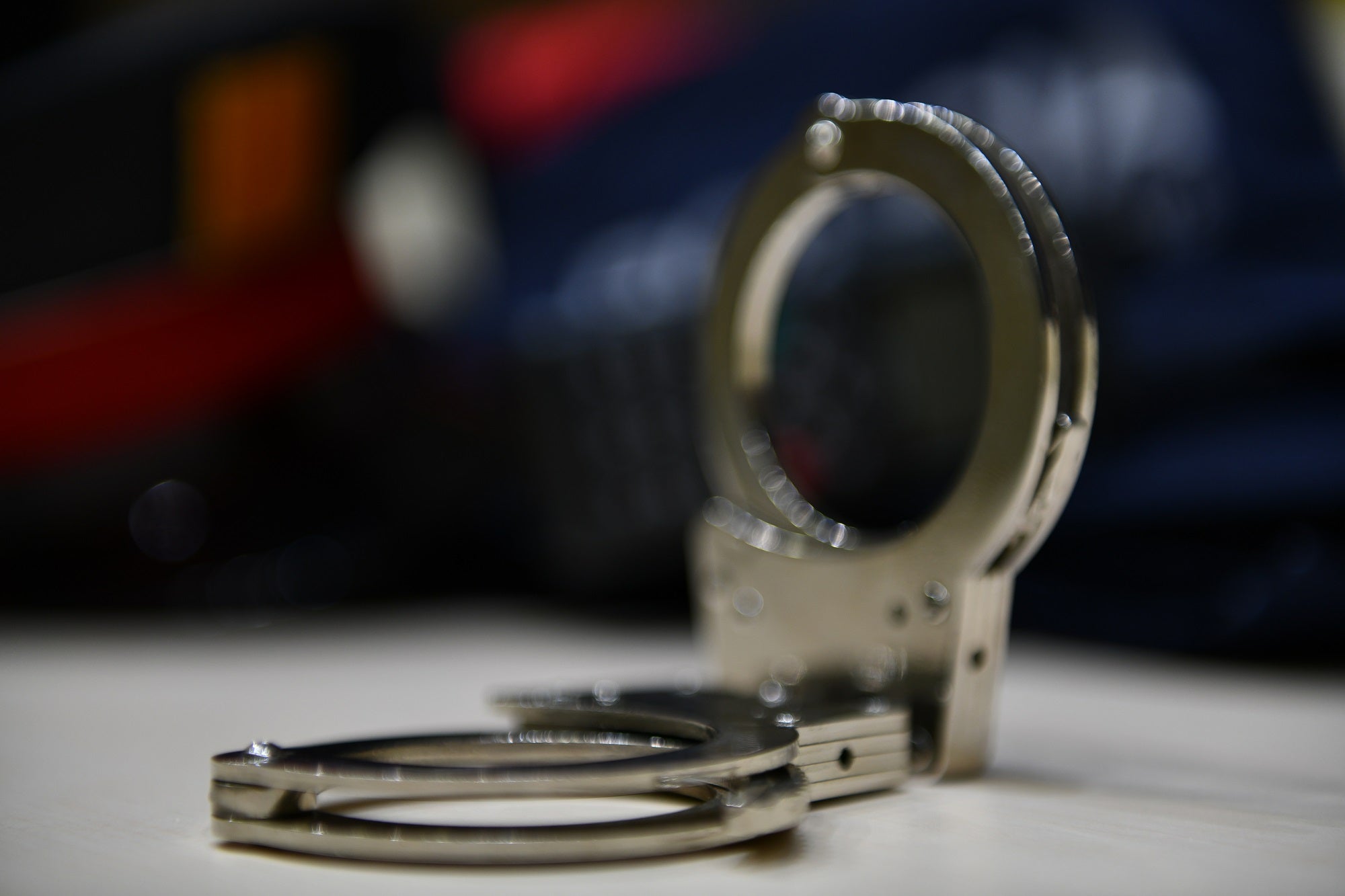 Se hace pasar por mosso para asaltar a taxistas a punta de navaja en Barcelona