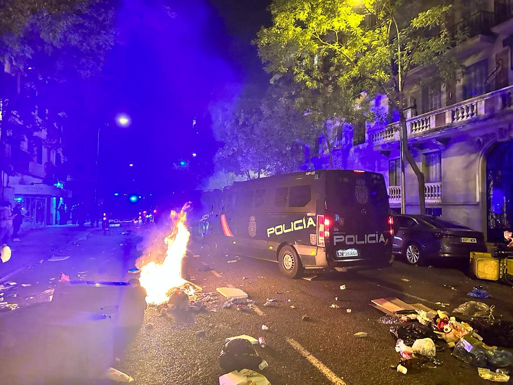 Las concentraciones contra la amnistía en las sedes socialistas, en imágenes