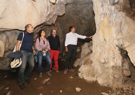 La Diputación de Alicante abre una nueva senda de acceso a la Cova de l'Or y ampliará el itinerario visitable del enclave