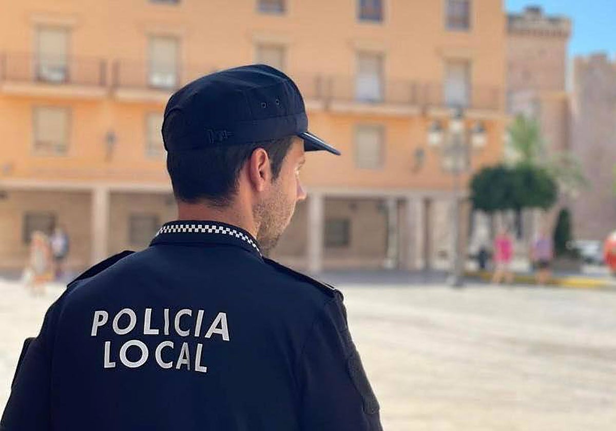 Imagen de archivo de un agente de la Policía Local de Elche