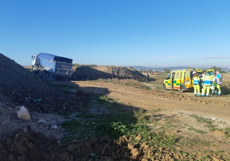 Servicios de emergencia en el lugar del accidente.