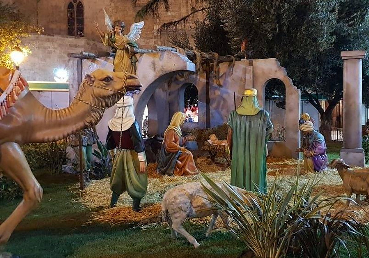 Imagen del Belén de la ciudad de Valencia colocado a los pies de la Catedral