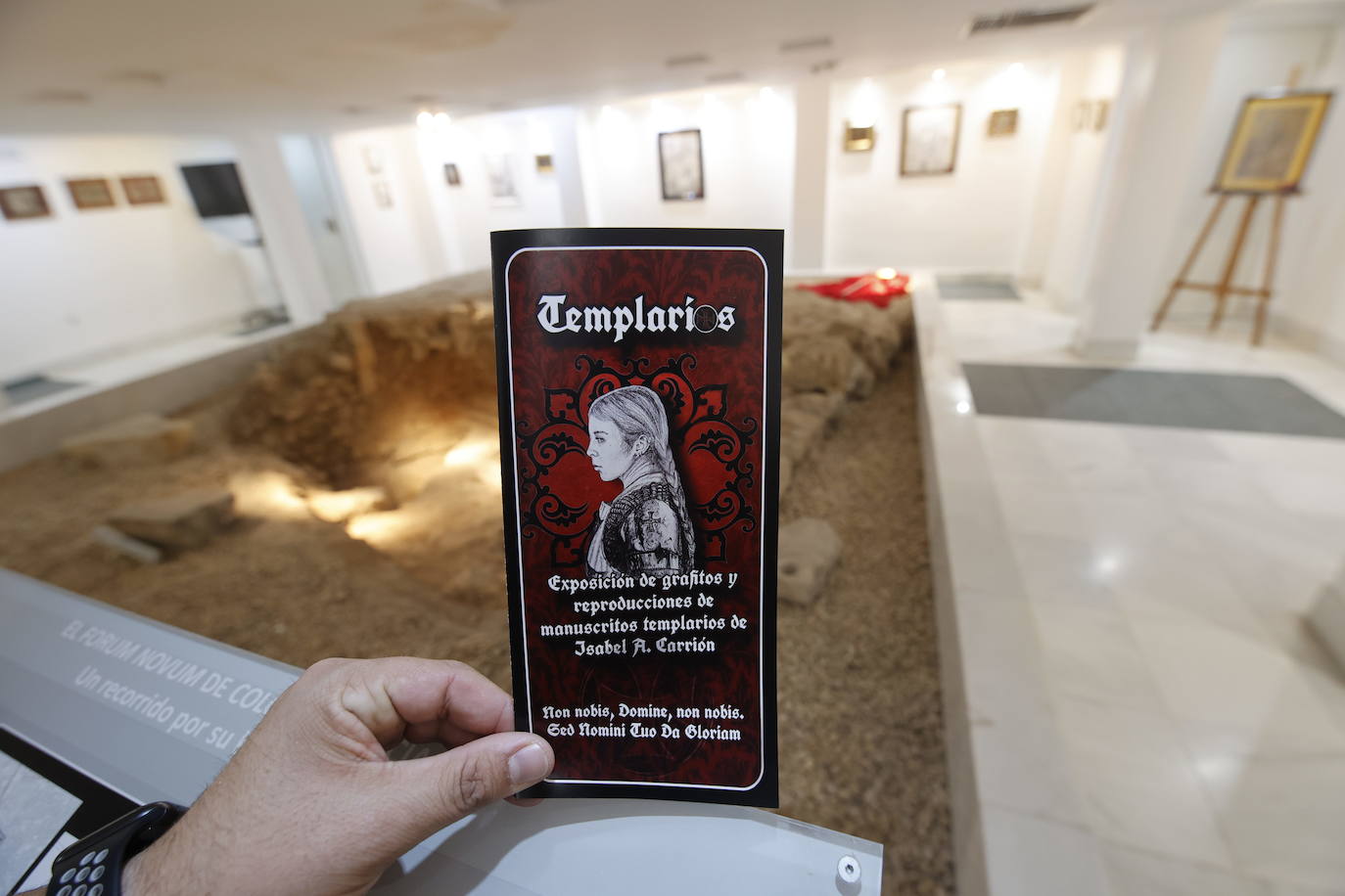 Fotos: La curiosa exposición de Isabel Carrión sobre los templarios en Córdoba