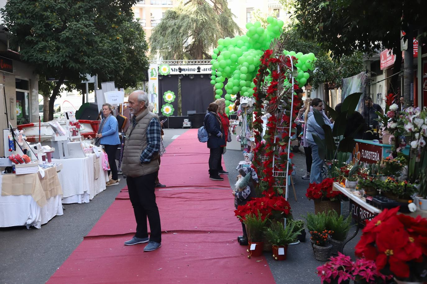 Fotos: La &#039;Shoping Garden&#039; de Ciudad Jardín lleva el comercio a la calle