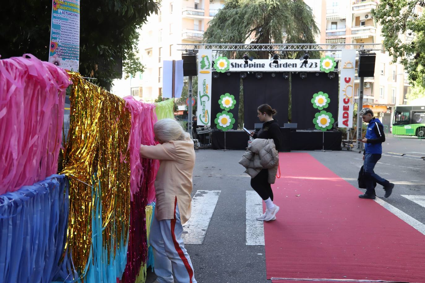 Fotos: La &#039;Shoping Garden&#039; de Ciudad Jardín lleva el comercio a la calle