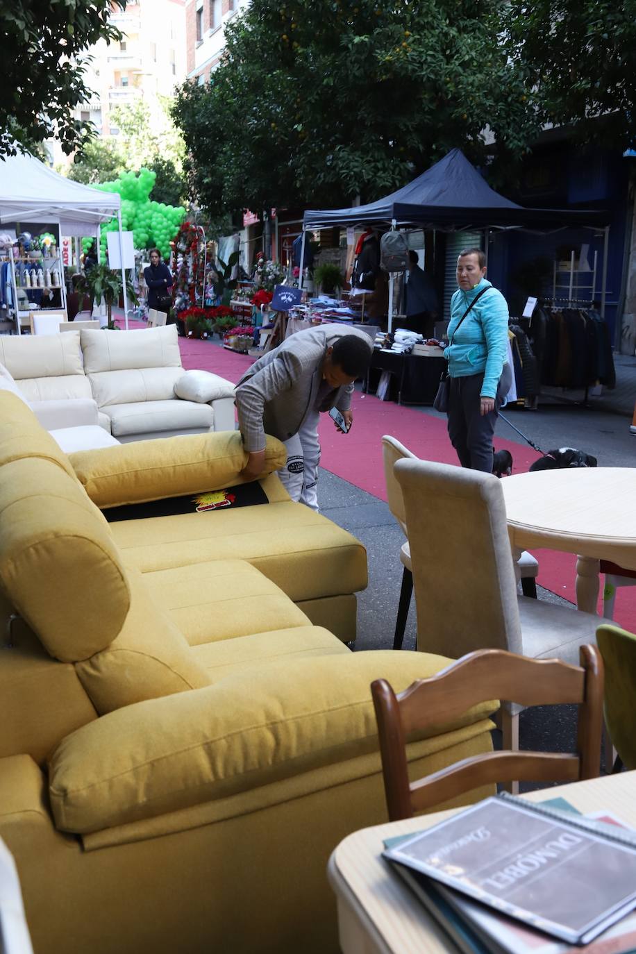 Fotos: La &#039;Shoping Garden&#039; de Ciudad Jardín lleva el comercio a la calle