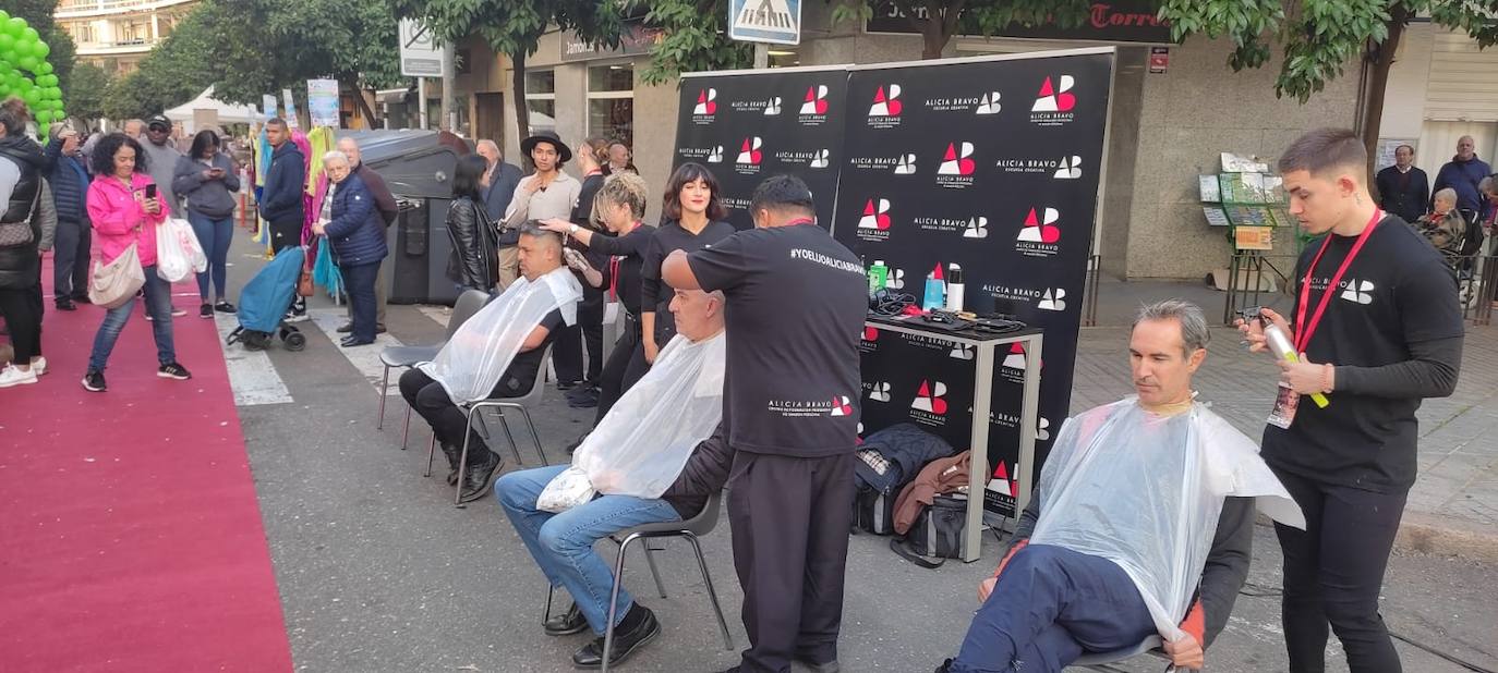 Fotos: La &#039;Shoping Garden&#039; de Ciudad Jardín lleva el comercio a la calle