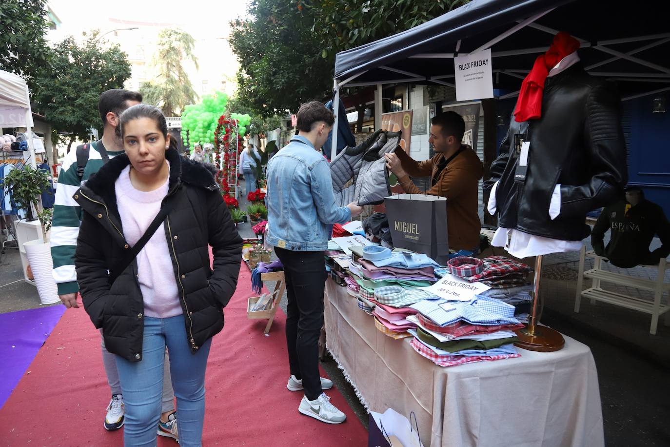 Fotos: La &#039;Shoping Garden&#039; de Ciudad Jardín lleva el comercio a la calle