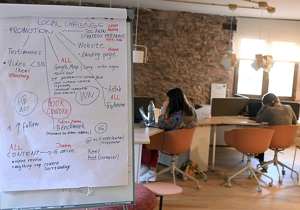 Participantes europeas en el programa 'Breakers', durante su estancia en la localidad burgalesa de Pradoluengo