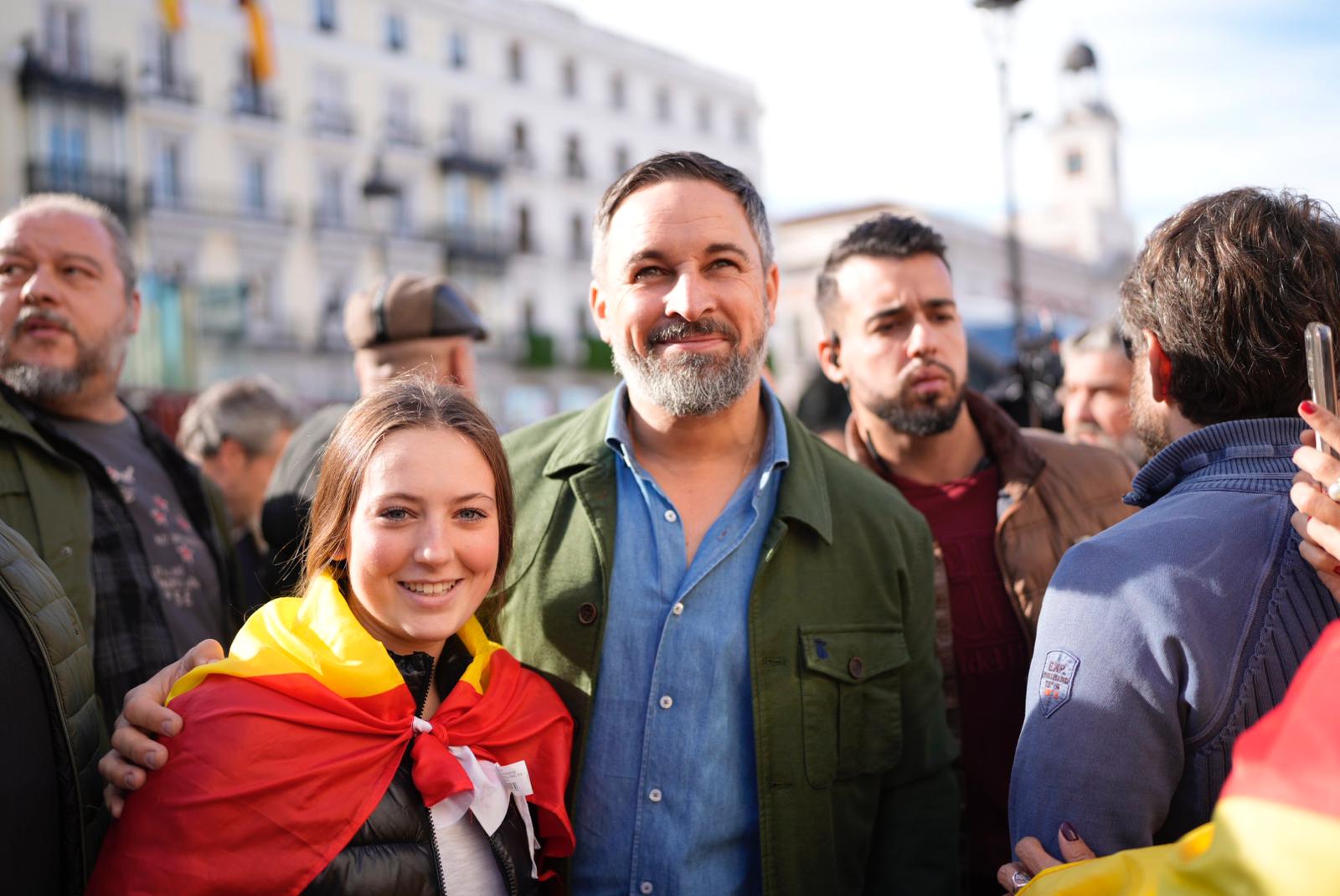 Santiago Abascal a su llegada a las protestas de la Puerta del Sol. Asistentes a las protestas en Madrid: medio millón, según el Partido Popular