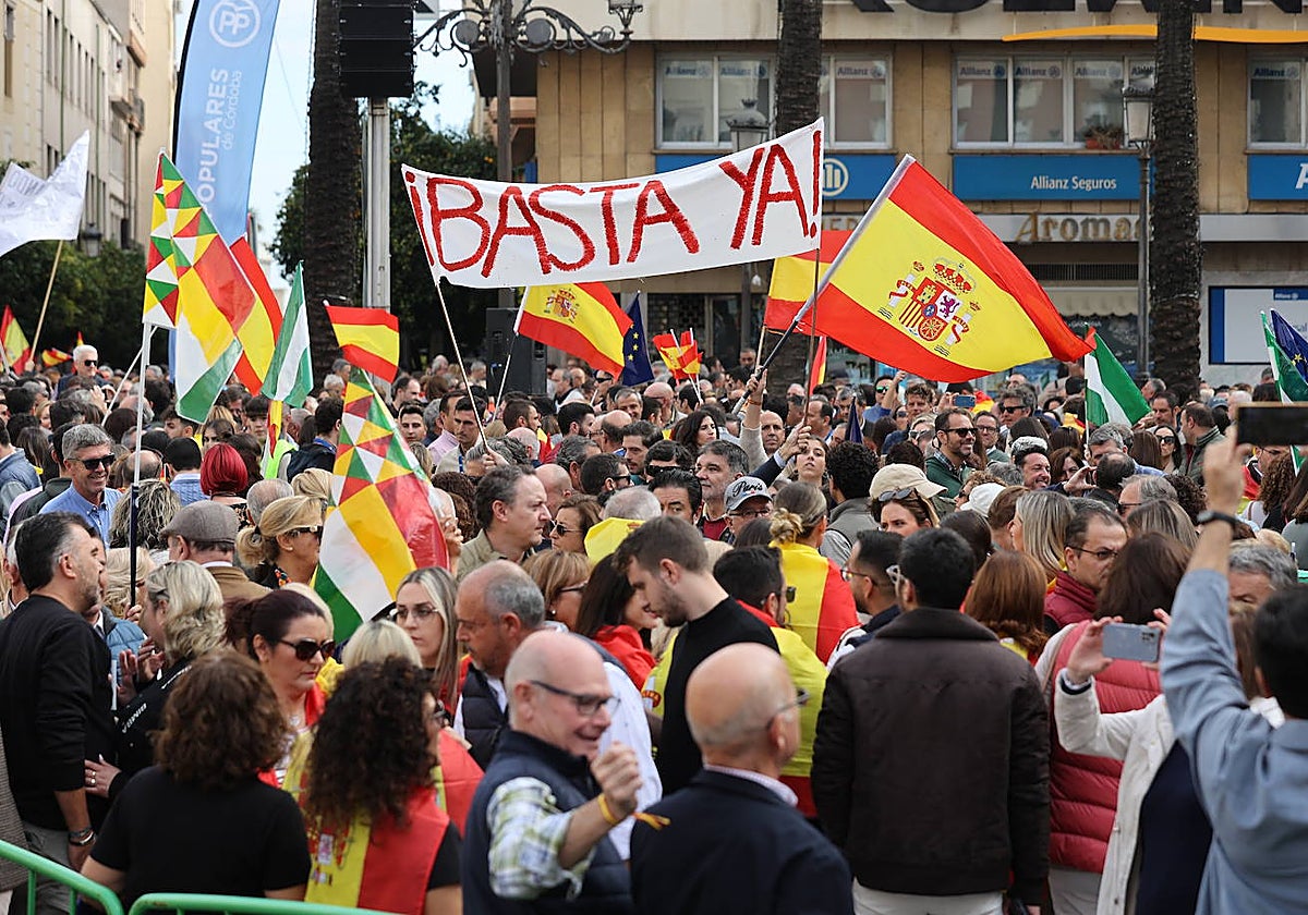 Manifestación este mediodía en la plaza de las Tendillas contra la investidura de Pedro Sánchez