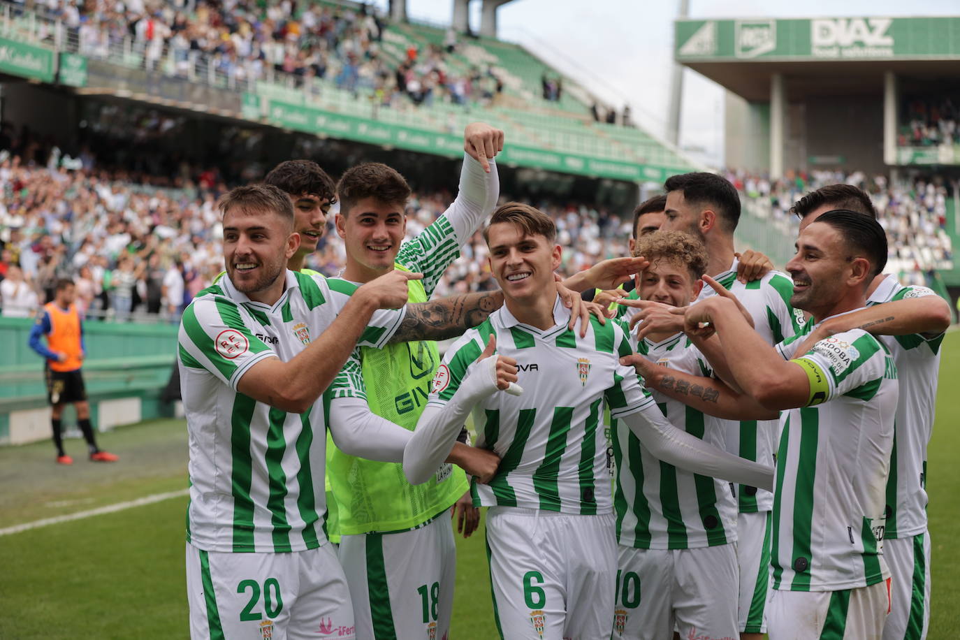 Fotos: el trepidante empate del Córdoba ante el Ceuta