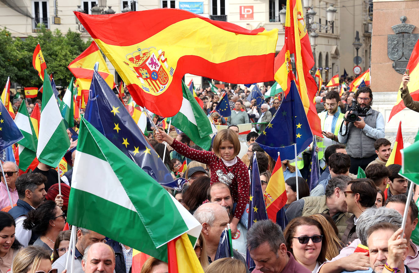 Fotos: la multitudinaria manifestación contra la amnistía en Córdoba