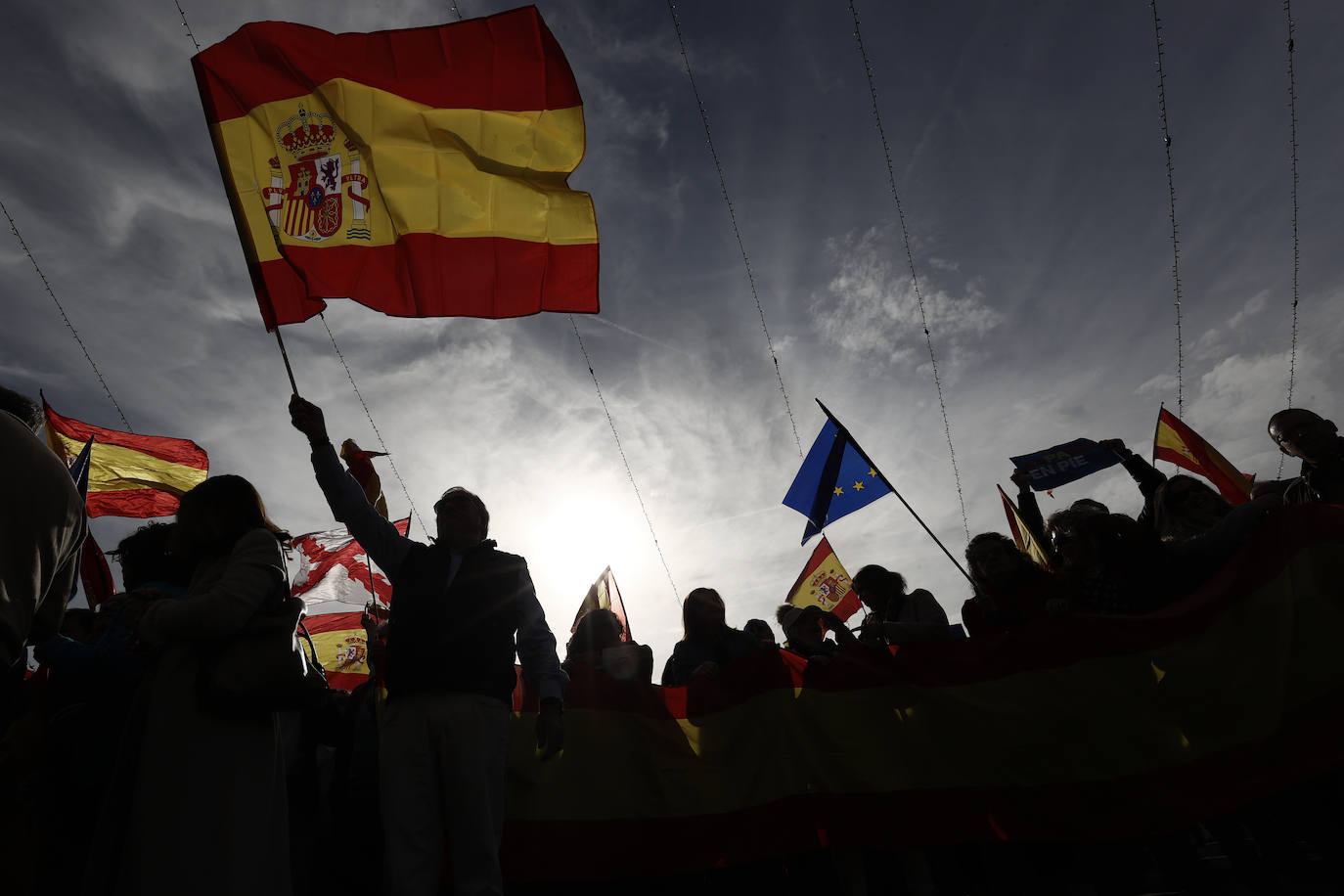Las cifras de asistencia a las manifestaciones contra la amnistía en cada capital de España, según el PP y el Gobierno