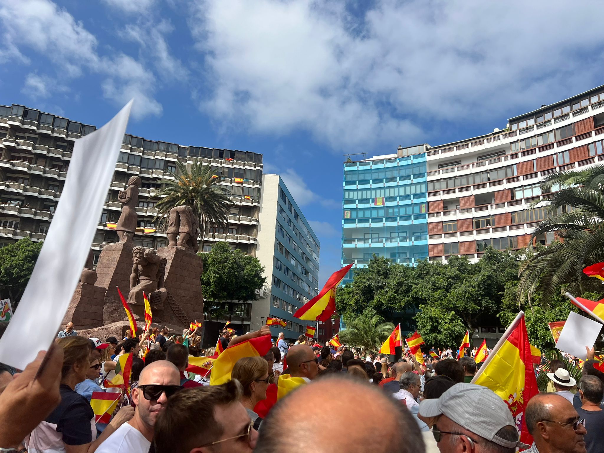 Manifestantes en Canarias contra el pacto PSOE-Junts