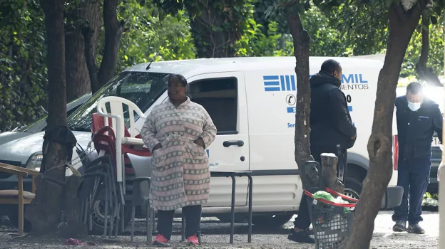 Personas que acaban de ser desalojadas de San Dalmacio, 1