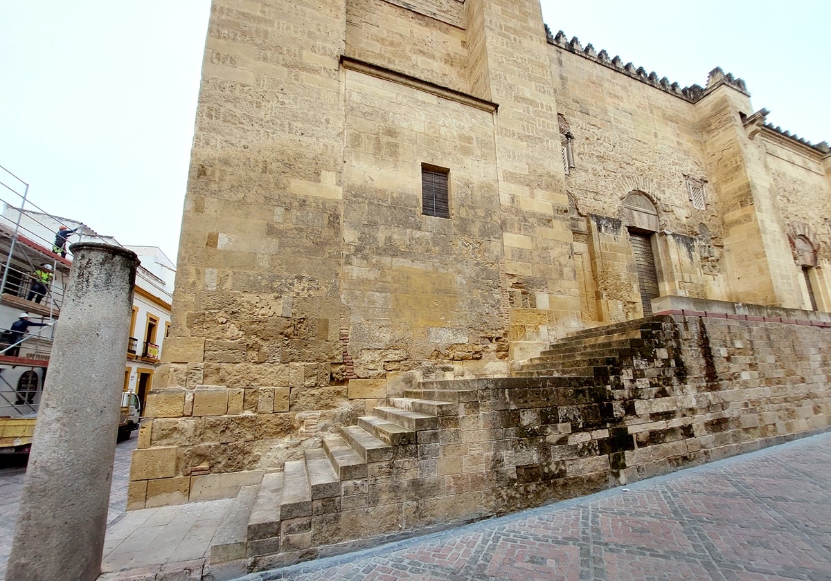 Esquina de la fachada sureste de la Mezquita-Catedral donde se va a actuar