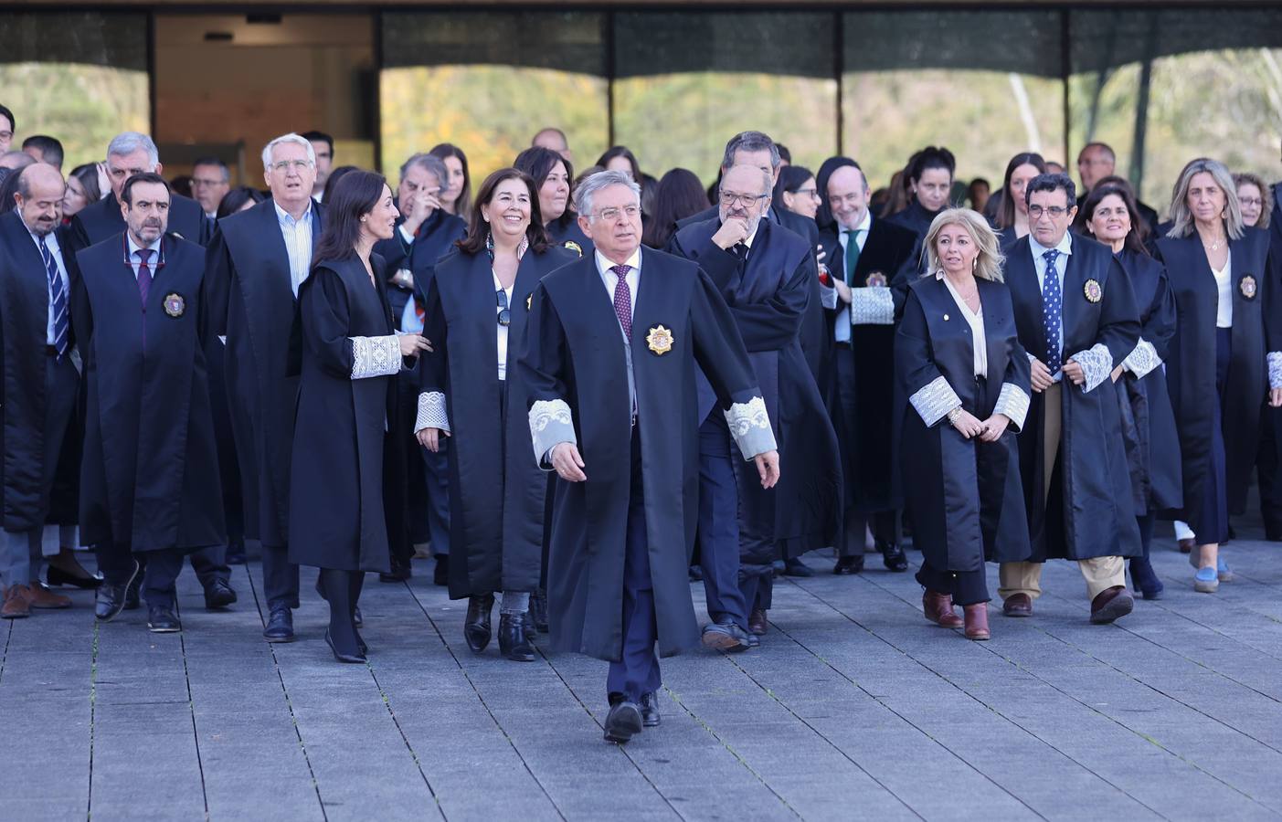 Fotos: jueces,fiscales, abogados....de Córdoba se concentran contra la amnistía pactada por Sánchez y Puigdemont