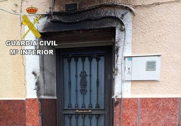 Un detenido por romper retrovisores de coches y quemar las cortinas de puertas de casas en Yepes