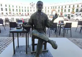 Aguilar de la Frontera homenajeará al poeta Vicente Núñez con una estatua en la plaza octogonal