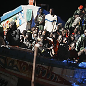 Tres cayucos en pocas horas alertan de una nueva ola de salidas a El Hierro