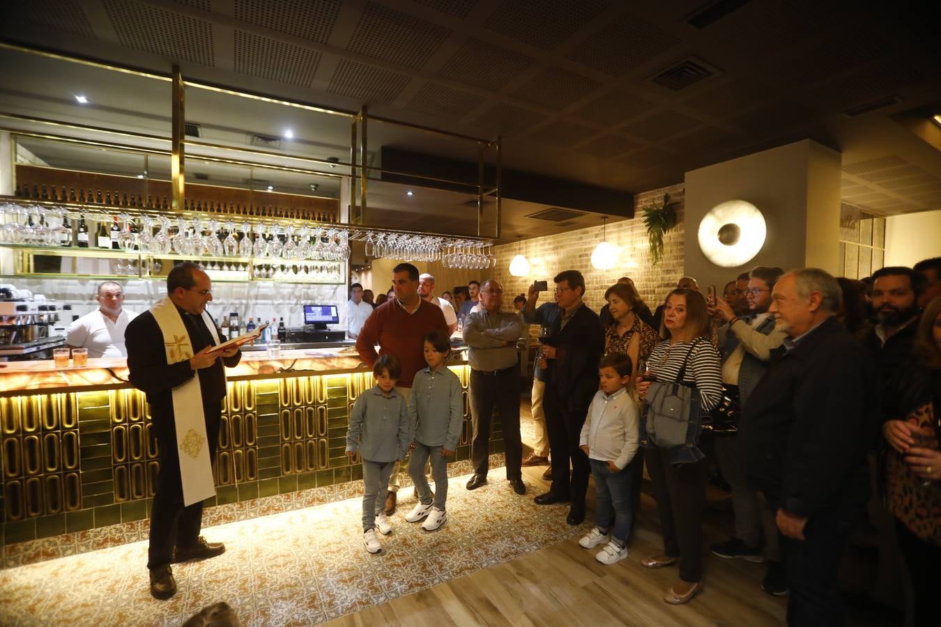 La esperada inauguración de la nueva Taberna la Bodeguilla, en imágenes