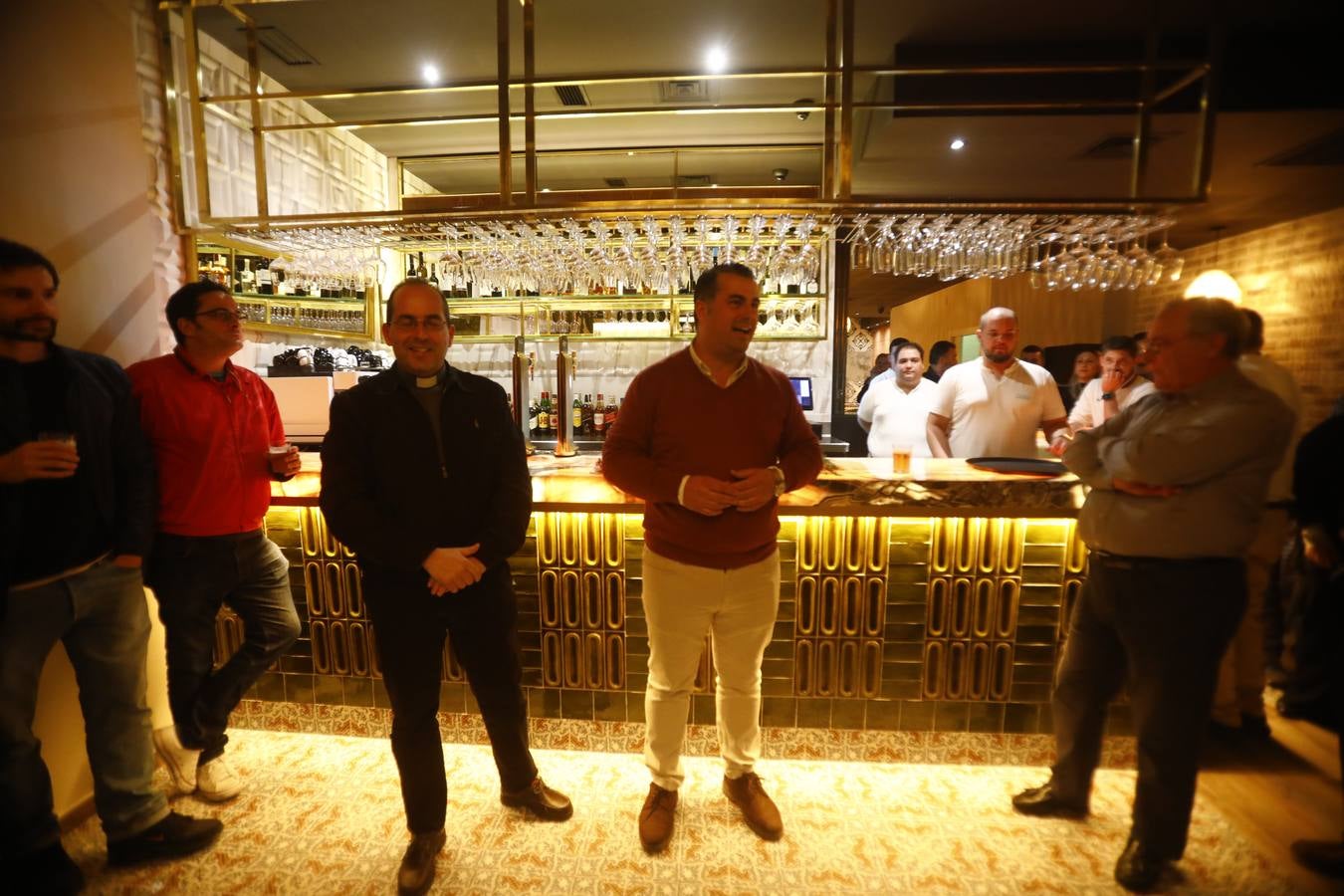 La esperada inauguración de la nueva Taberna la Bodeguilla, en imágenes