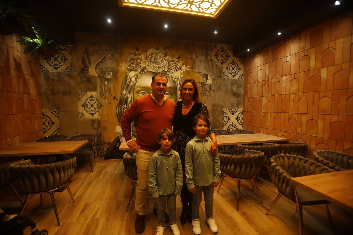 La esperada inauguración de la nueva Taberna la Bodeguilla, en imágenes