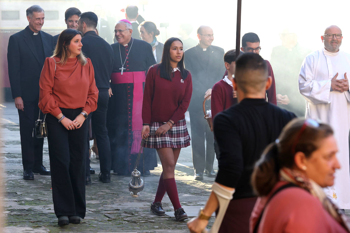 Fotos: la alegre procesión de San Acisclo y Santa Victoria por las calles de Córdoba