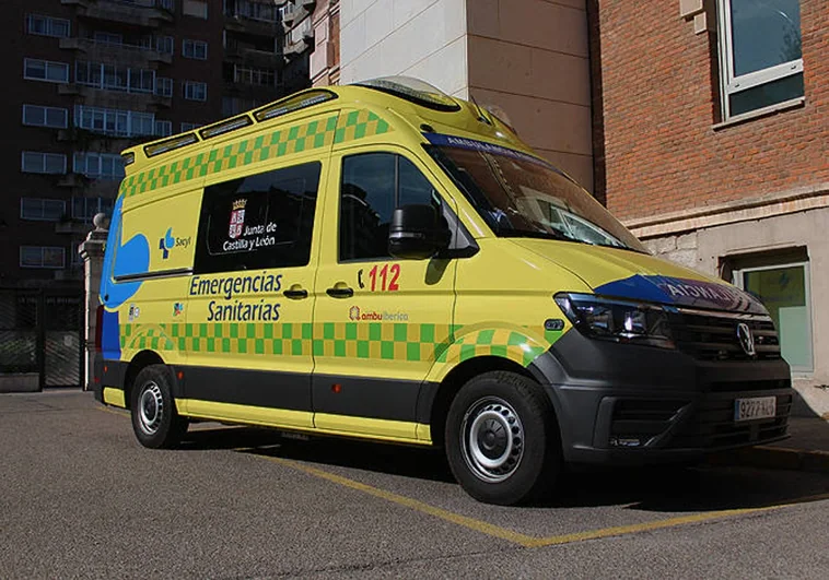 El conductor del autobús urbano tuvo que frenar para evitar colisionar con un vehículo