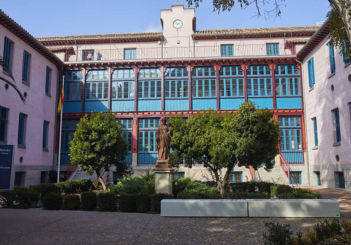 Exterior del colegio Brewster, en el distrito de Chamberí