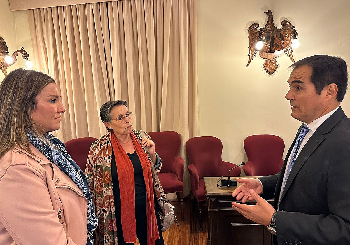 La delegada, la alcaldesa y el consejero