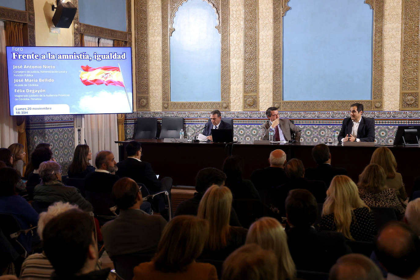 El foro del PP de Córdoba sobre la ley de amnistía, en fotos