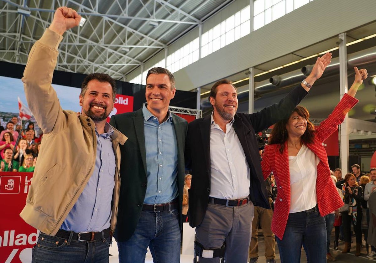 Luis Tudanca, Pedro Sánchez, Óscar Puente y Ana Redondo, durante un mitin en Valladolid para las municipales del 28M